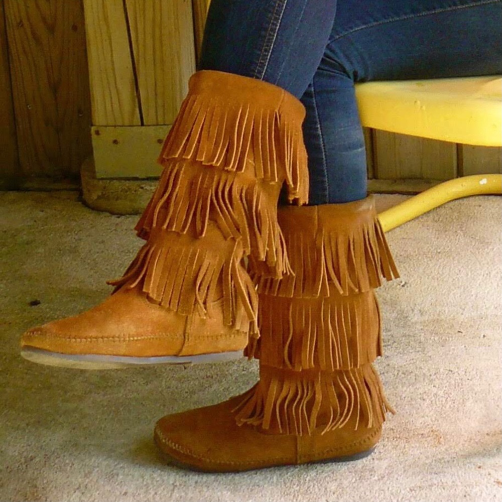 Minnetonka Moccassin 3-Layer Fringe Boots, Size 8